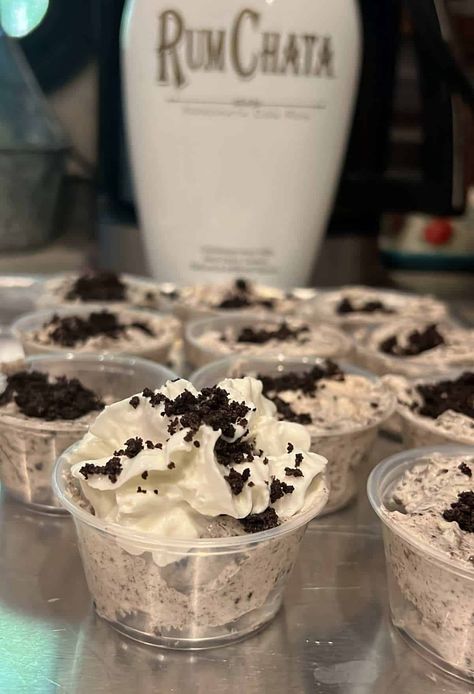 Cookies and Cream OREO Pudding Shots - Dine Dream Discover Oreo Pudding Shots, Chocolate Oreo Cheesecake Recipe, Cookies And Cream Pudding, Rumchata Pudding Shots, Pudding Shot Recipes, Oreo Brownies Recipe, Oreo Milkshake Recipe, Jello Pudding Shots, Oreo Cheesecake Bites