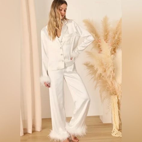 NWT Ostrich Trim Satin pajamas Lulus White Feather Pjs, Feather Pajamas Aesthetic, Getting Ready Wedding Pajamas, White Silk Pjs, Wedding Pjs Bride, Matching Bridal Party Pajamas, Matching Pjs Bachelorette Party, Winter Wedding Pajamas, Bride Pjs Pajama Set