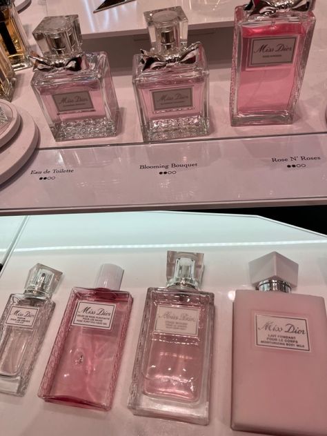 #dior #aesthetic #croquette #luxury Perfume Aesthetic Vintage, Kate Spade Perfume, Koleksi Parfum, Perfume Aesthetic, Dior Girl, Dior Aesthetic, Pink Perfume, Dior Perfume, Dior Makeup