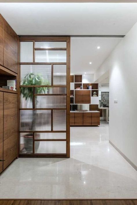 Modern Partion Design Interiors, Glass Panel Divider, Wooden Partition Design, Cabinet Partition, Glass Partition Designs, Modern Partition, Modern Partition Walls, Room Partition Wall, Wall Partition Design