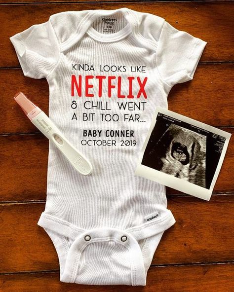 55 Funny Ways to Say I'm Pregnant. Creative Pregnant Announcements Im Pregnant Announcement, First Pregnancy Announcements, Creative Baby Announcements, Expecting Couple, Surprise Pregnancy Announcement, Baby Announcement To Husband, Unique Pregnancy Announcement, Unique Baby Announcement, Announcement Pictures