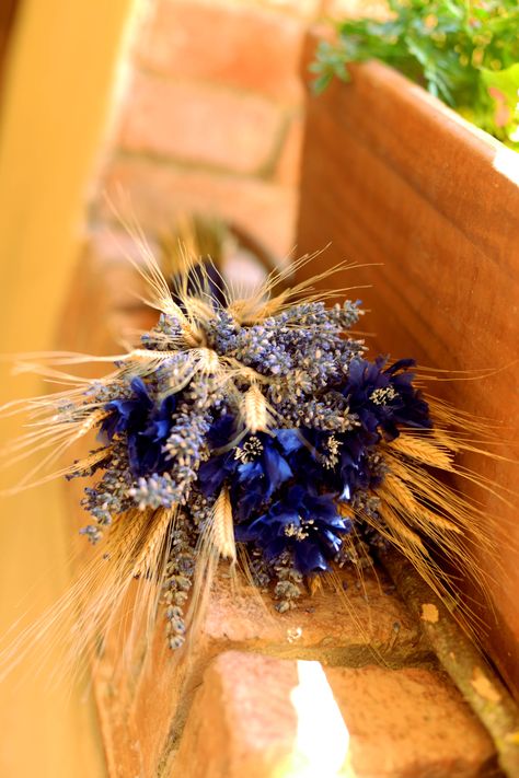 Sunflower And Wheat Bouquet, Wheat Wedding Bouquet, Wheat Wedding Decorations, Cornflowers Bouquet, Cornflower Bouquet, Wheat Bouquet, Bavarian Wedding, Wheat Tattoo, Wheat Wedding