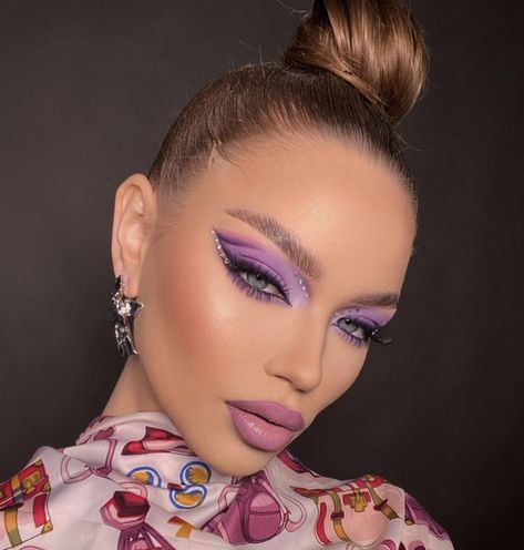 High Fashion Makeup, Carnival Makeup, Summer Makeup Looks, Barbie Makeup, Batons Matte, Eye Makeup Pictures, Purple Makeup, Glowing Makeup, Photo Makeup