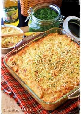 Makroni Skutel, Macaroni Schotel Recipe, Pasta Bolognese Recipe, Macaroni Schotel, Pasta Bake Easy, Veggie Pies, Cheesy Macaroni, Resep Pasta, Keju Cheddar