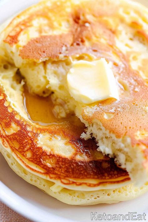 Low Carb Cream Cheese Pancakes Pancakes With Cream Cheese, Pancakes With Cream, Keto Cream Cheese Pancakes, Best Keto Pancakes, Pancakes Fluffy, Keto Cream Cheese, Cream Cheese Pancakes, Low Carb Pancakes, Desserts Keto