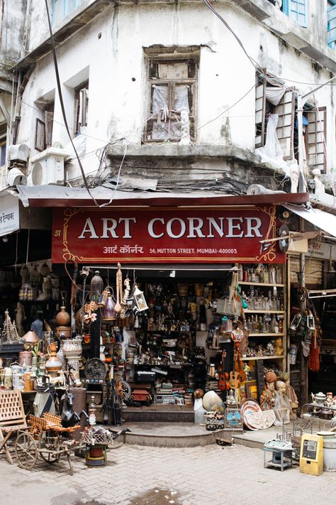 The Art Corner at the Chor Bazaar in Mumbai, India. Today the market is filled with antiques, vintage lamps and instruments, old fashioned devices and rusty belonging all add to the beauty of Chor Bazaar. Chor Bazaar Mumbai, Chor Bazar Mumbai, Vintage India Aesthetic, Mumbai India Travel, Mumbai Market, Chor Bazaar, Mumbai Aesthetic, Mumbai Art, Old India