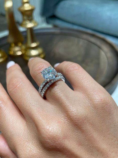 Bridal Ring Set Modern 4 Carat Moissanite Engagement Wedding | Etsy Round Moissanite Engagement Ring, Marquise Diamond Engagement Ring, Moissanite Ring Set, Real Diamond Rings, Cute Engagement Rings, Wedding Rings Round, Round Engagement Rings, Dream Engagement Rings, Engagement Rings Round