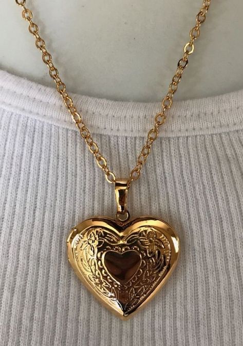 Cozy Mood, Mixing Metals, Gold Heart Locket, Heart Locket Necklace, Dope Jewelry, Jewelry Lookbook, Heart Locket, Girly Jewelry, Chic Accessories