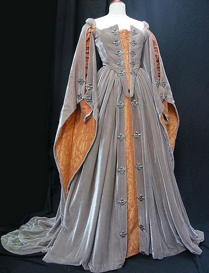 Elizabethan Gown, Gaun Abad Pertengahan, Grey Gown, Period Dress, Period Clothing, Fantasy Dresses, Medieval Dress, Fantasy Gowns, Medieval Fashion