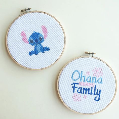 Two small cross stitch projects, one of Stitch from Lilo & Stitch and another that says "Ohana means Family". Lilo En Stitch, Lilo And Stitch Ohana, Lilo Und Stitch, Cross Stitch Hoop, Stitch Cross Stitch, Disney Cross Stitch Patterns, Disney Embroidery, Lilo Et Stitch, Ohana Means Family