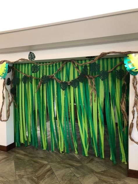 Green Theme Birthday, Dora Birthday Party Ideas, Dora Birthday Party, Dora Birthday, Jungle Theme Decorations, Jungle Theme Classroom, Jungle Thema, Crepe Streamers, Jungle Decorations