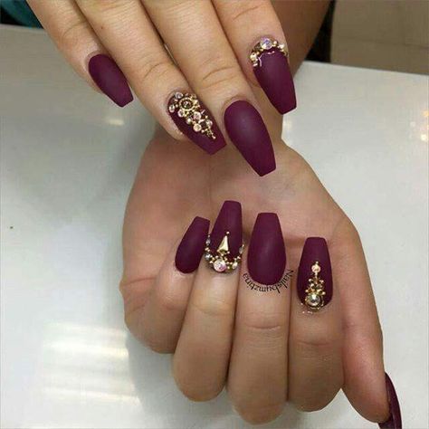 Burgundy Nails With Gold, Gold Manicure, Matte Acrylic Nails, Nails With Gold, Matte Nails Design, Nails Design With Rhinestones, Gold Nail, Coffin Shape Nails, Burgundy Nails