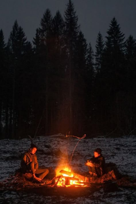 What is a Colorado Campfire #colorado #campfire #camping #travel #placestravel #places #beautyplaces #magicplaces #placestotravel #placestotravelintheus #placestotravelto #placestotraveltoinfebruary #placetotraveltropical #placestotravelbeautiful #placestotravelling #placestotraveler #placestogo #placetotravel #placestotravelonabudget All Along The Watchtower, Camping Inspiration, Magic Places, Camping Photography, Fire Photography, Sleeping Under The Stars, Camp Fire, Winter Camping, Watch Tower