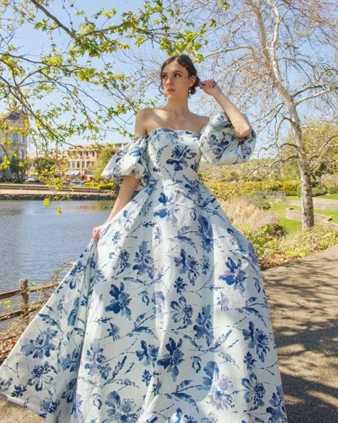 Different Prom Dresses, Diy Prom Dress, Prom Dress Pattern, Formal Dress Patterns, Diy Prom, Gown Pattern, Floral Dress Formal, Blue And White Dress, Fairytale Dress