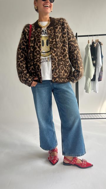 Cheetah Loafers Outfit, Leopard Jacket Outfit Winter, Cheetah Jacket Outfit, Leopard Print Jacket Outfit, Leopard Jacket Outfit, 2023 Layers, Print Jacket Outfit, Leopard Outfit Ideas, Leopard Outfit