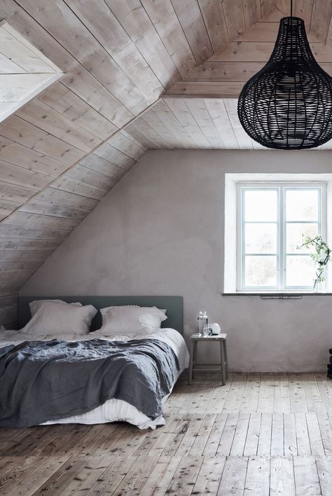 Attic bedroom with wood walls Wall Paneling Makeover, Small Room Paint, Wash Walls, Wood Paneling Makeover, Wood Panneling, Wood Walls Bedroom, Paneling Makeover, White Wash Walls, Attic Bedroom Ideas