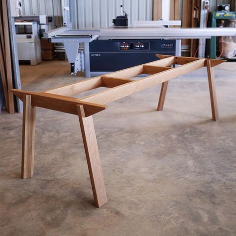 Diy Esstisch, Wood Table Legs, Wood Table Design, Timber Table, Handcrafted Furniture, Wood Joinery, Plywood Furniture, Wood Furniture Diy, Oak Dining Table