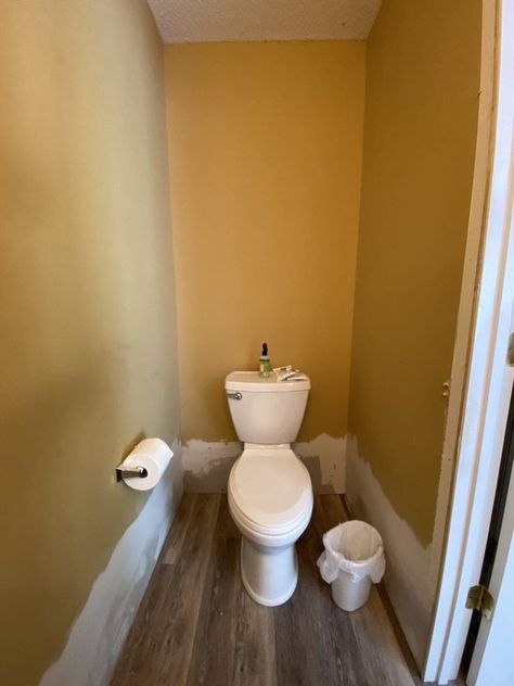 California Casual Powder Room Reveal Small Powder Room Makeover, Powder Bathroom Ideas Half Baths, Small Half Bath Remodel, Half Bathroom Ideas Modern, Small Half Bathroom Remodel, Small Powder Room Design, Daycare Bathroom, Budget Powder Room, Small Powder Bathroom Ideas