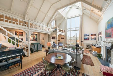 An incredible Chelsea studio apartment on a street made famous by the artists of the early 20th century - Country Life Appartment London, Adventure House, Dream House Garden, Character Homes, Vermont House, West Facing Garden, Atelier Art, Feminine Face, Artists Studios