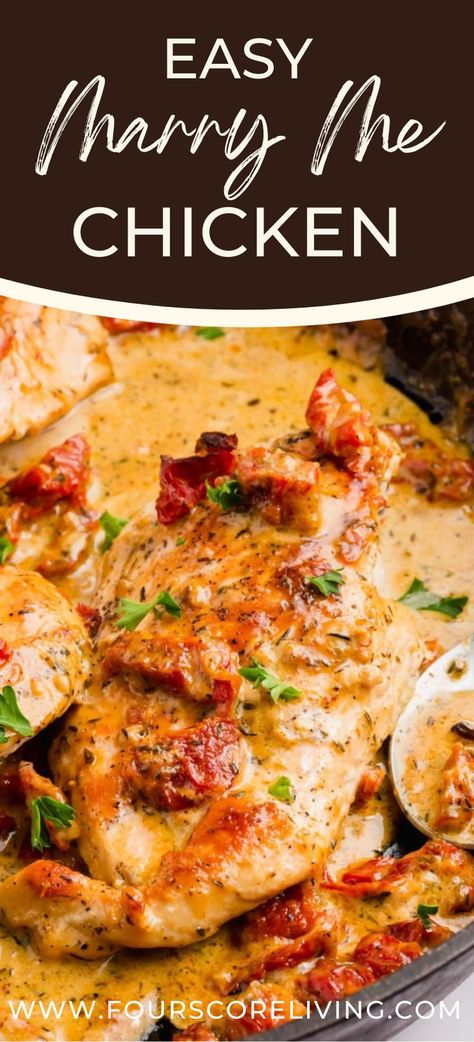 Chicken in creamy sauce with sun-dried tomatoes and herbs on top. Easy Marry Me Chicken, Marry Me Chicken Recipe, Chicken Recipes Boneless, Easy Chicken Dinner, Marry Me Chicken, Easy Chicken Dinner Recipes, Keto Recipes Dinner, Chicken Dinners, Idee Pasto Sano