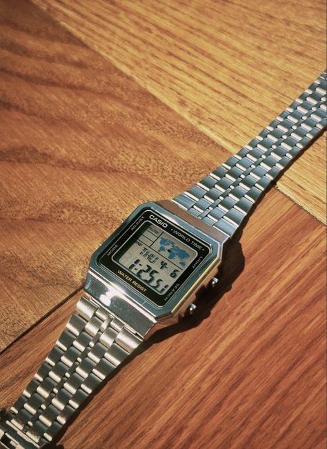 Casio World Time, Watch Y2k, 2000s Boys, Casio Vintage Watch, Big Burgers, Boys Watches, Retro Watches, Vintage Watches For Men, G Shock