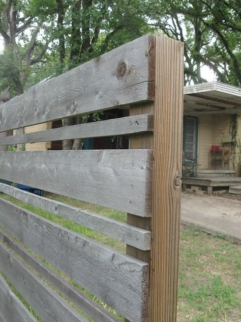 Diy Wood Slat Fence, Privacy Fence Topper Ideas, Vertical Fence Ideas, Horizontal Wood Fence, Slat Fence, Slatted Fence Panels, Horizontal Slat Fence, Diy Backyard Fence, Yard Remodel