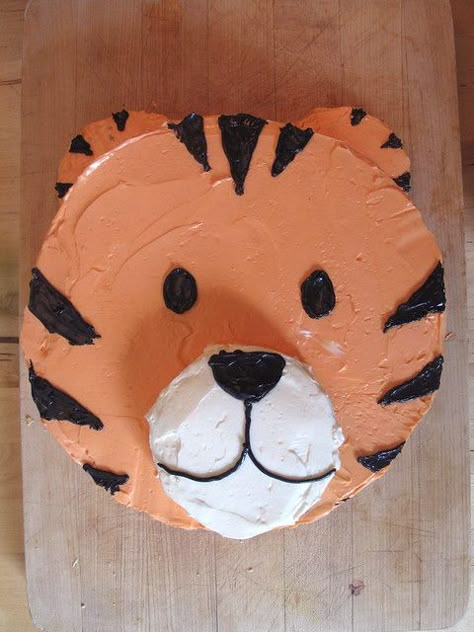 Tiger Cupcakes, Cub Scout Cake, Tiger Birthday Party, Tiger Cake, Tiger Party, Appetizer Easy, Tiger Birthday, Zoo Birthday, 2 Birthday Cake