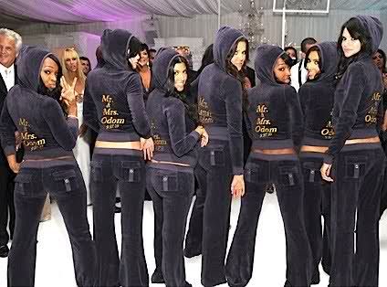 Sweat Suits for myself and the bridesmaids for the reception is SO me. Would love to do this!! Khloe Kardashian Wedding, Kardashian Wedding, 2000s Core, Juicy Tracksuit, Lamar Odom, Juicy Couture Tracksuit, Wedding After Party, Velour Tracksuit, Dream Wedding Ideas