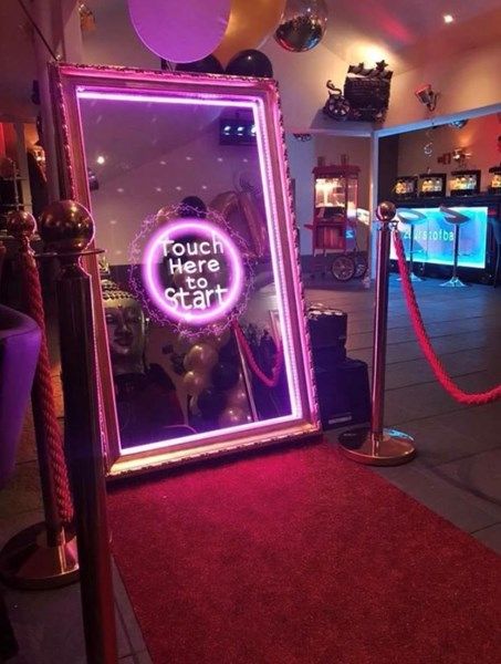 Interactive Mirror, Magic Mirror Photo Booth, Mirror Booth, Photo Booth Design, Mirror Photo Booth, 360 Photo, Wedding Mirror, Neon Decor, Selfie Mirror