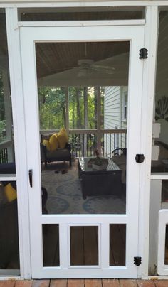 Dog Screen Door, Patio Dog Door, Screened Porch Doors, Screen Door Ideas, Screen Porch Ideas, Pet Screen Door, Old Screen Doors, Doggie Door, Wood Screen Door