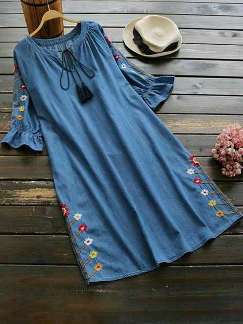 Denim Kurti Designs, Denim Kurti, Denim Dresses Online, Vintage Denim Dress, Robes Vintage, Embroidery Vintage, Kurti Design, Casual Wear Dress, Denim Dresses