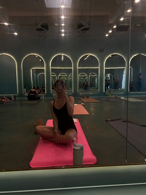 Hot yoga, alo mat, alo yoga, aesthetic yoga studio, mimi yoga, yoga princess, Hot Yoga Aesthetic Outfit, Corepower Aesthetic, Yoga Aesthetic Studio, Yoga Sculpt Aesthetic, Hot Yoga Studio Aesthetic, Alo Gym Aesthetic, Yoga Fitness Aesthetic, Corepower Yoga Aesthetic, Aesthetic Fitness Studio