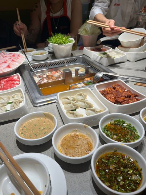 Korean Hotpot Aesthetic, Hot Pot Aesthetic, Hotpot Aesthetic, Korean Hotpot, Bloxburg Apartment, Seoul Night, Street Food Recipes, Korean Street Food Recipes, Food Korean