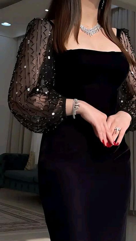 Red Dresses Classy, Women Dresses Classy, Fancy Dresses Long, Modest Dresses Casual, Stylish Party Dresses, Stylish Dress Book, Glam Dresses, Looks Chic, Fashion Black