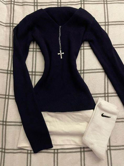 Sweatshirt Over Dress, Soft Casual Outfit, Code Outfit, Dress Code Casual, Outfit Inspo Casual, Chill Outfits, Sweatshirt Set, Cute Everyday Outfits, Cute Simple Outfits