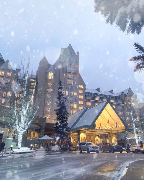 The Fairmont experience feels like something straight out of a winter fairytale. ✨️❄️⁠ ⁠ 📍Fairmont Banff Springs⁠ 📍Fairmont Chateau Whistler⁠ 📍Fairmont Chateau Lake Louise⁠ 📷: Fairmont Hotels & Resorts ⁠ #banffsprings #adventurehere #thisiscanada #lakelouise #whistler #skimaxholidays #explorepage #skiing #ski #skimax #snowboarding #snow #wintervibes #travel #trips #winter #powder #snowboarder #travelgram #lifestyle #whistlerbc #banff Fairmont Whistler, Fairmont Chateau Whistler, Fairmont Chateau Lake Louise, Fairmont Banff Springs, Fairmont Banff, Chateau Lake Louise, Mont Tremblant, Fairmont Hotel, Lake Louise