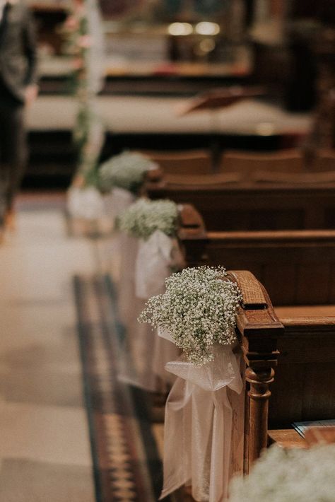 Church Pew Wedding Decorations, Church Pew Flowers, Church Pew Wedding, Wedding Diy Decor, Church Wedding Decorations Aisle, Church Pew Decorations, Simple Church Wedding, Wedding Pew Decorations, Ceremony Decorations Church