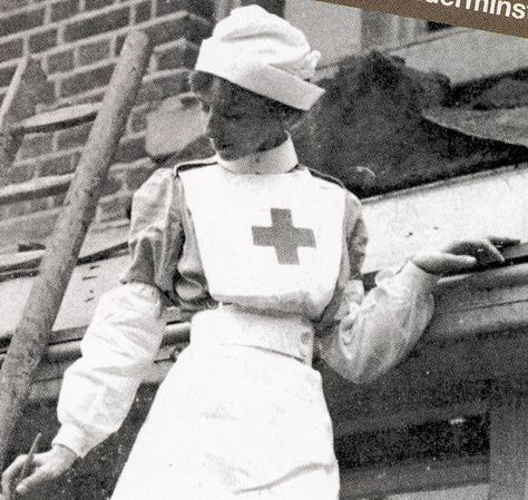 Red Cross nurse ~1916 by rabinal, via Flickr Red Cross Nurse, Nurse Photos, Heart Costume, Army Nurse, Nurse Aesthetic, Nurse Art, Vintage Nurse, Evolution Of Fashion, American Red Cross