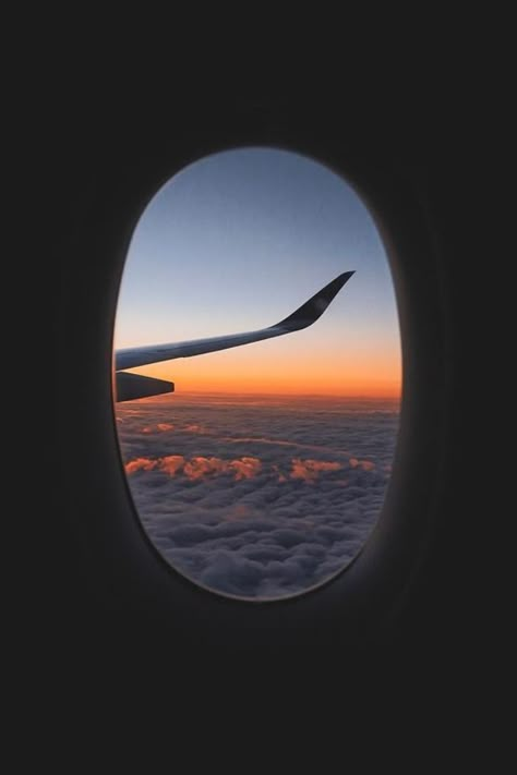 Aeroplane Window, Plane Window View, Music Frame, Airplane Aesthetic, Airport Airplane, Plane Window, Airplane Wallpaper, Wallpaper Sky, Windows Wallpaper