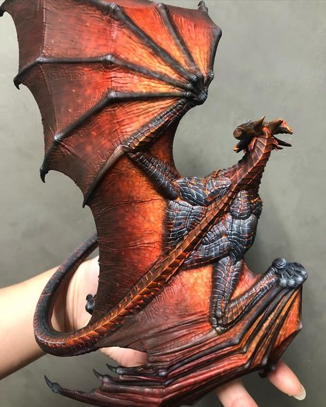 Another dragon that I make due to commission, original design from master oishi : my sensei🔥 full custom base coming… | Instagram Stormcast Dragon, Dragon Miniature Painting, D&d Dragons, Dragon Design Ideas, Miniature Figures Fantasy, Dragon Concept Art, Painting Figurines, Dragon Model, Dragon Painting