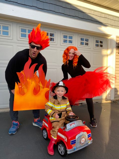 Construction Worker Family Costume, Firefighter Halloween Family Costumes, Firemen Family Costume, Firefighter Family Costume Ideas, Fire Truck Family Costume, Group Firefighter Costume, Firetruck Family Costume, Fireman Family Halloween Costumes, Fire Fighter Trunk Or Treat