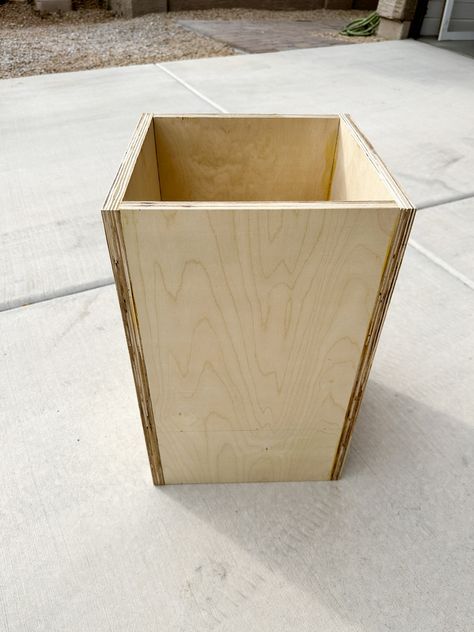 Diy Indoor Planter Box Ideas, Plywood Planter Boxes, Plywood Planter, Patio Planters Diy, Neatly Living, Wooden Planter Boxes Diy, Tall Planter Boxes, Indoor Planter Box, Diy Wood Planter Box