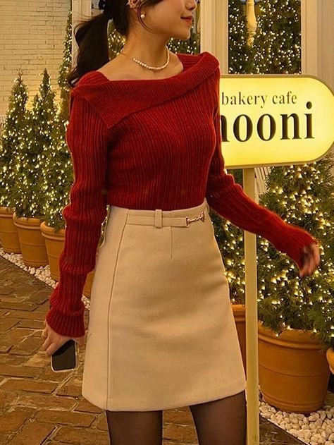 cute Korean Christmas outfit: red knit sweater and mini skirt Korean Christmas Outfit, Red Christmas Outfit, Cozy Christmas Outfit, Christmas Fashion Outfits, Christmas Eve Outfit, December Outfits, Outfit Korean Style, Xmas Outfits, Cute Christmas Outfits