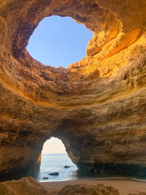 Bengali Cave Portugal, Benagil Cave Portugal, Sea Cave, Cave Tours, Top Places To Travel, Amazing Beaches, Bucket List Places, Visit Places, Cave In