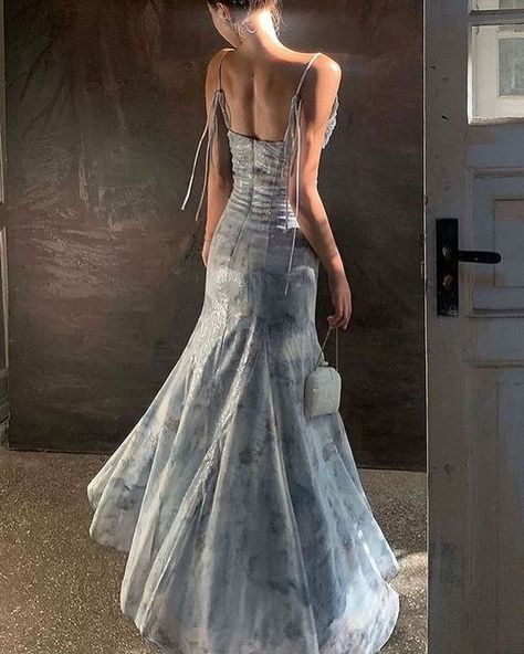 Prom Dresses Aesthetic, 90s Prom Dress, Ethereal Dress, Prom Dress Inspo, Prom Inspo, Dresses Aesthetic, Vintage Prom, Light Blue Dresses, Prom Dress Inspiration