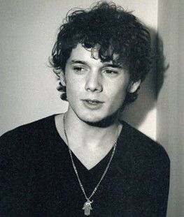 Anton Yelchin Charlie Bartlett, Pavel Chekov, Anton Yelchin, Jeans Accessories, Young Actors, The Perfect Guy, Hollywood Star, Mens Clothes, Famous Faces