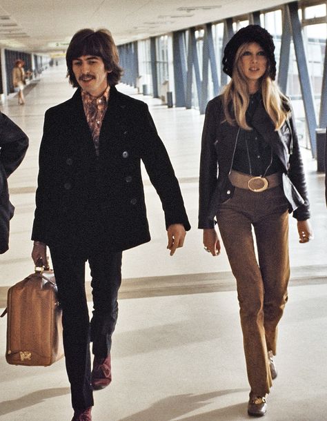 George Harrison Pattie Boyd, Patti Boyd, Where Did You Sleep Last Night, Beatles Fashion, Pattie Boyd, Beatles George, Beatles Pictures, Estilo Hippy, Mode Hippie