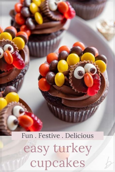 Party Favor Treats, Cute Thanksgiving Desserts, Thanksgiving Turkey Cookies, Turkey Cupcakes, Thanksgiving Baking, Thanksgiving Cupcakes, Thanksgiving Cake, Thanksgiving Desserts Table, Arabic Tattoo Quotes For Women