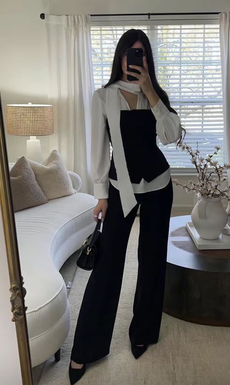 Outfit Elegantes, Elegant Outfit Classy, Classy Work Outfits, Stylish Work Outfits, Classy Casual, Moda Vintage, Looks Chic, Professional Outfits, Looks Style