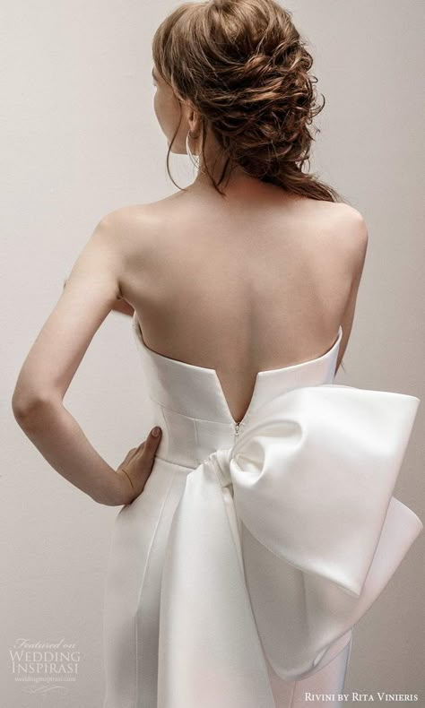 rivini rita vinieris fall 2021 bridal strapless sweetheart neckline clean minimalist fit flare mermaid wedding dress bow back chapel train (10) zbv -- Rivini by Rita Vinieris Fall 2021 Wedding Dresses | Wedding Inspirasi #wedding #weddings #bridal #weddingdress #weddingdresses #bride #fashion #label:RivinibyRitaVinieris #season:Fall/Winter #week:432020 #year:2021 ~ Wedding Dress Bow Back, Rivini By Rita Vinieris, Dress Bow Back, Wedding Dress Bow, Rita Vinieris, Sabrina Dress, Bow Wedding Dress, Bride Fashion, Dress Bow